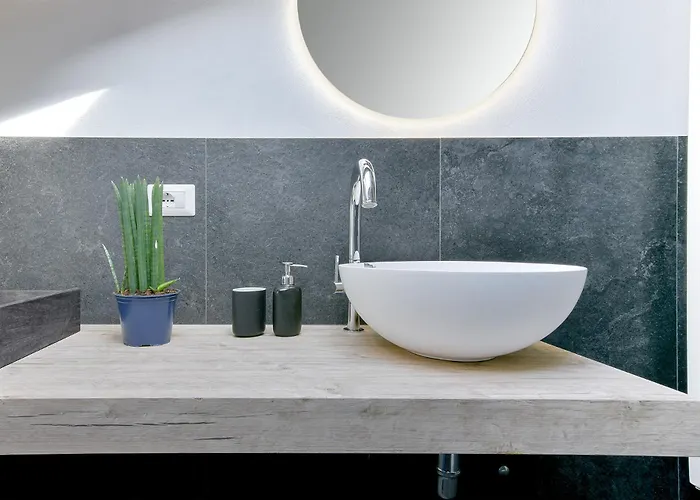 Botanical Apartment *